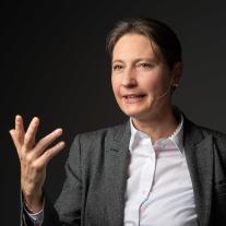 Stephanie Tsomakaeva: POLITIKER MÜSSEN HAFTEN 